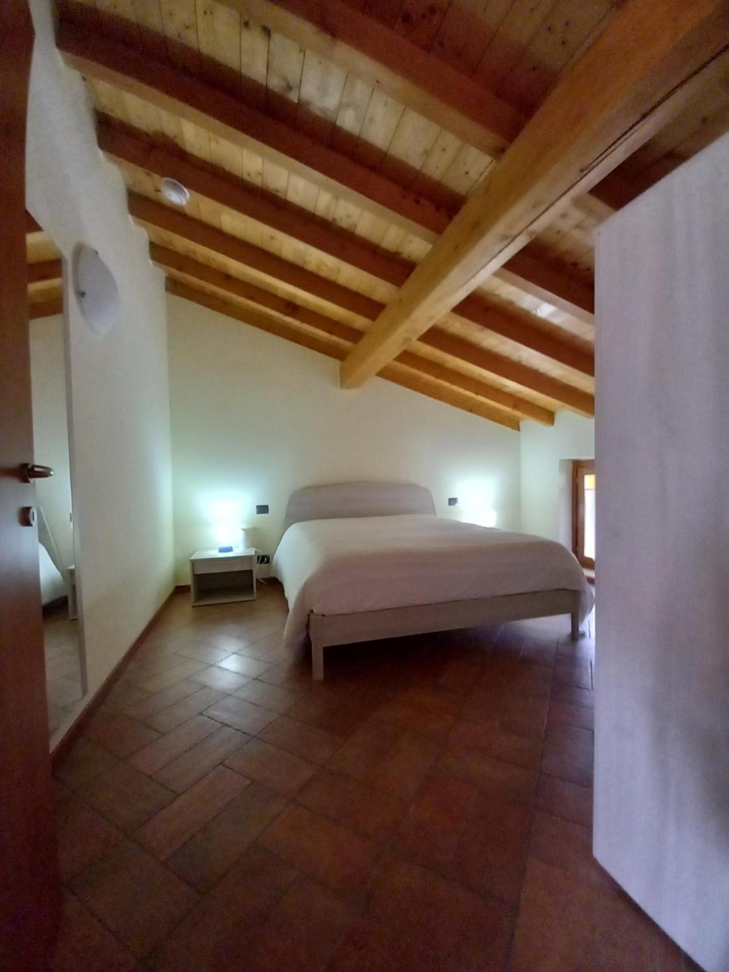 Casa Vacanze Tania Somendenna エクステリア 写真