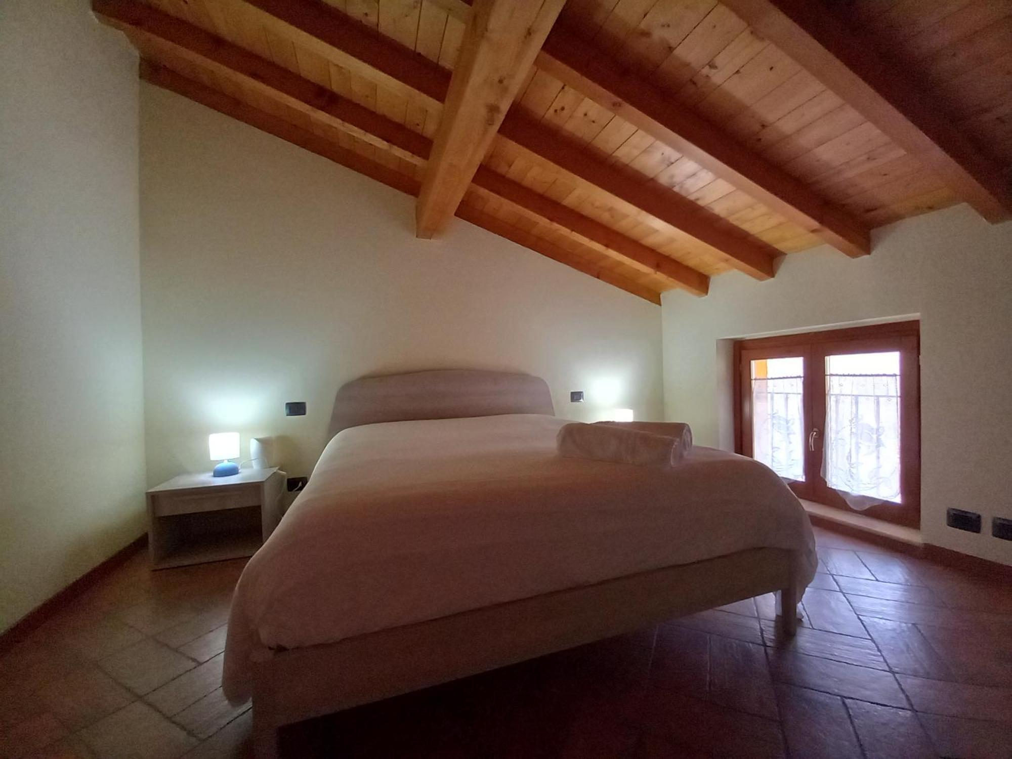Casa Vacanze Tania Somendenna エクステリア 写真